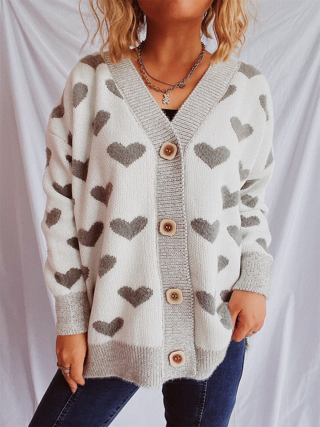 Damen Strickjacke mit herzförmigem Muster und knöpfbarem Design R&B