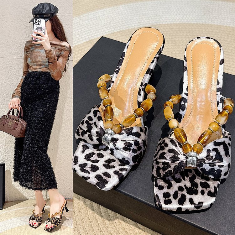 Damen Elegante Slingback Sandaletten mit tierischem Muster und Schmuckdetails R&B