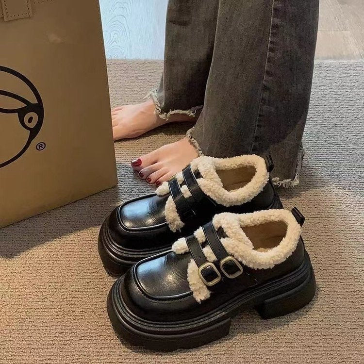 Damen modische Clarks mit flauschigem Innenfutter und doppeltem Schnallenverschluss R&B