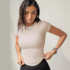 Damen figurbetontes Rippenshirt mit kurzen Ärmeln und Rundhalsausschnitt R&B
