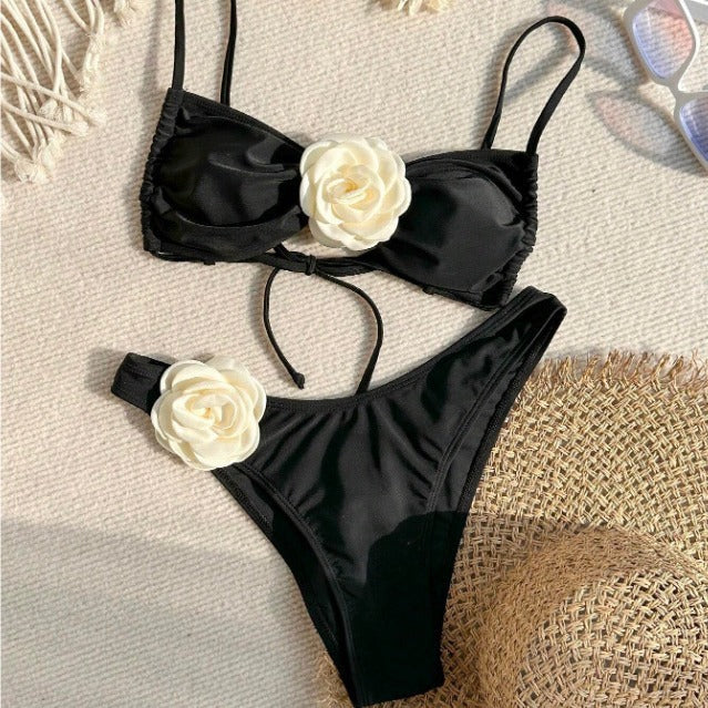 Damen Hochgeschlossener Bikini mit raffinierten Blumenapplikationen R&B
