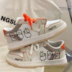 Damen Sneakers mit einzigartigen Herzapplikationen und kreativem Graf desig