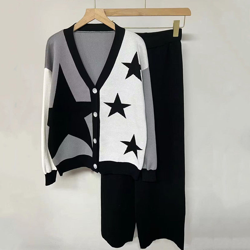 Damen modisches Strickset mit auffälligem Sternmuster und Knopfdetaillierung R&B