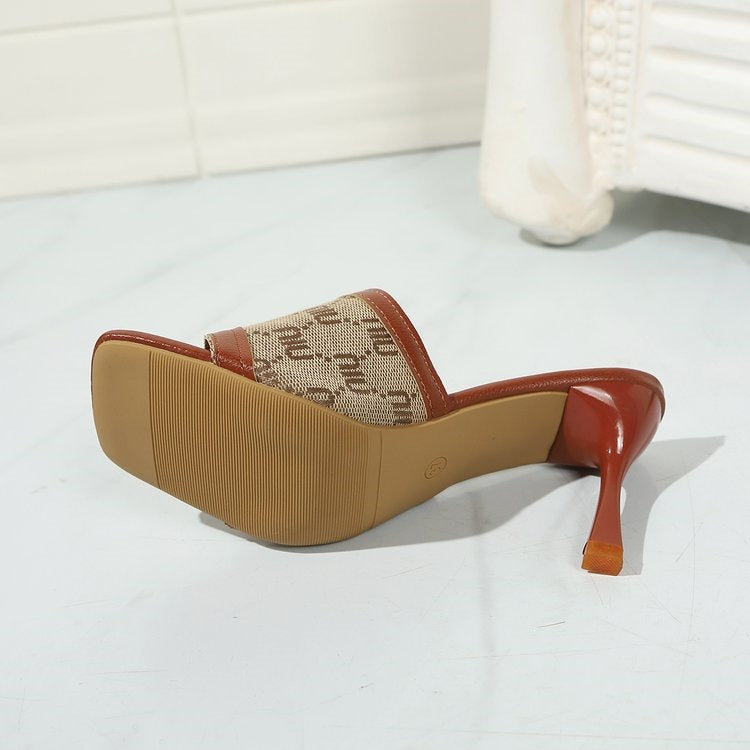 Damen elegante Slingback-Sandalen mit modischem Logo-Druck und schickem Absatz R&B