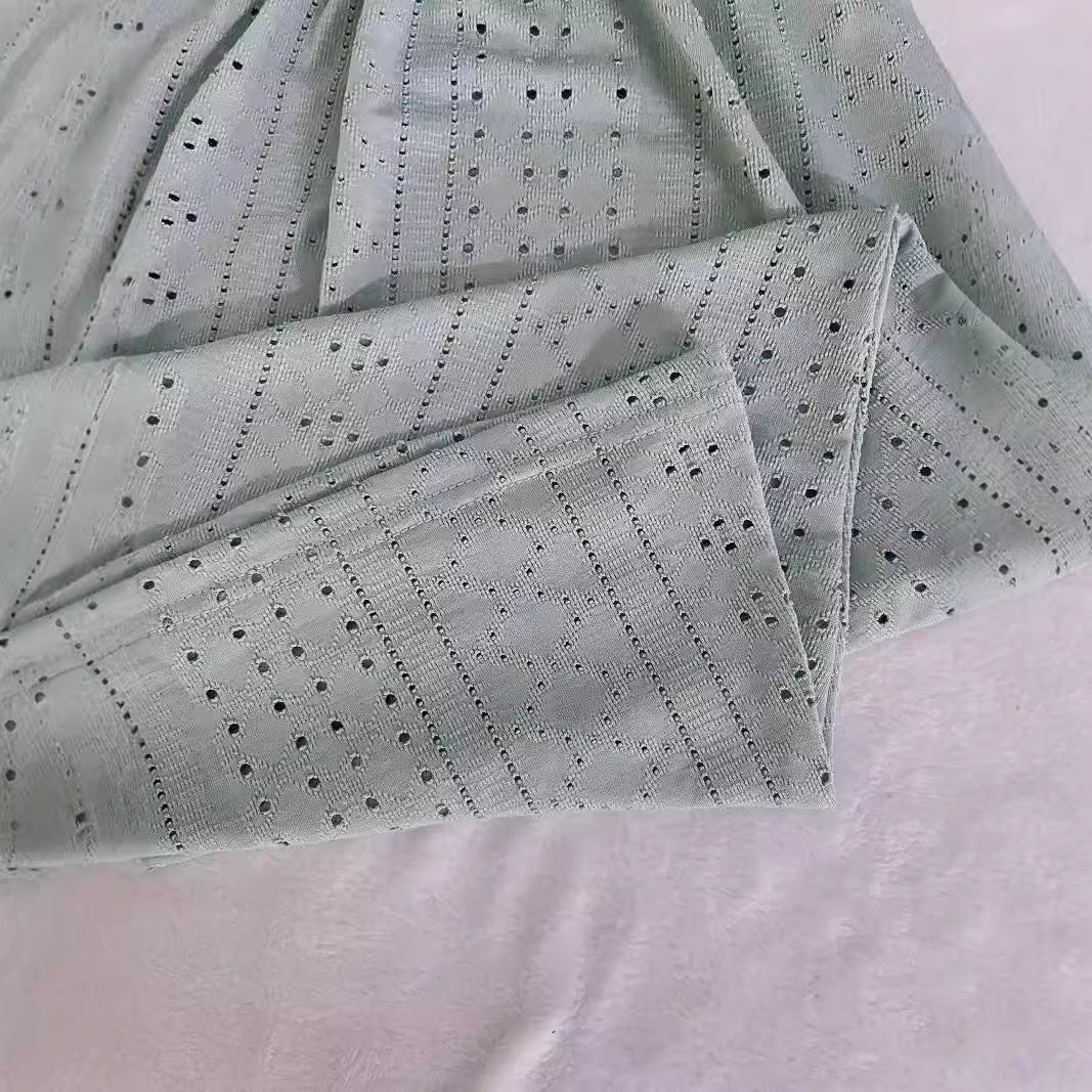 Damen luftiges Sommerkleid mit detailliertem Lochmuster R&B