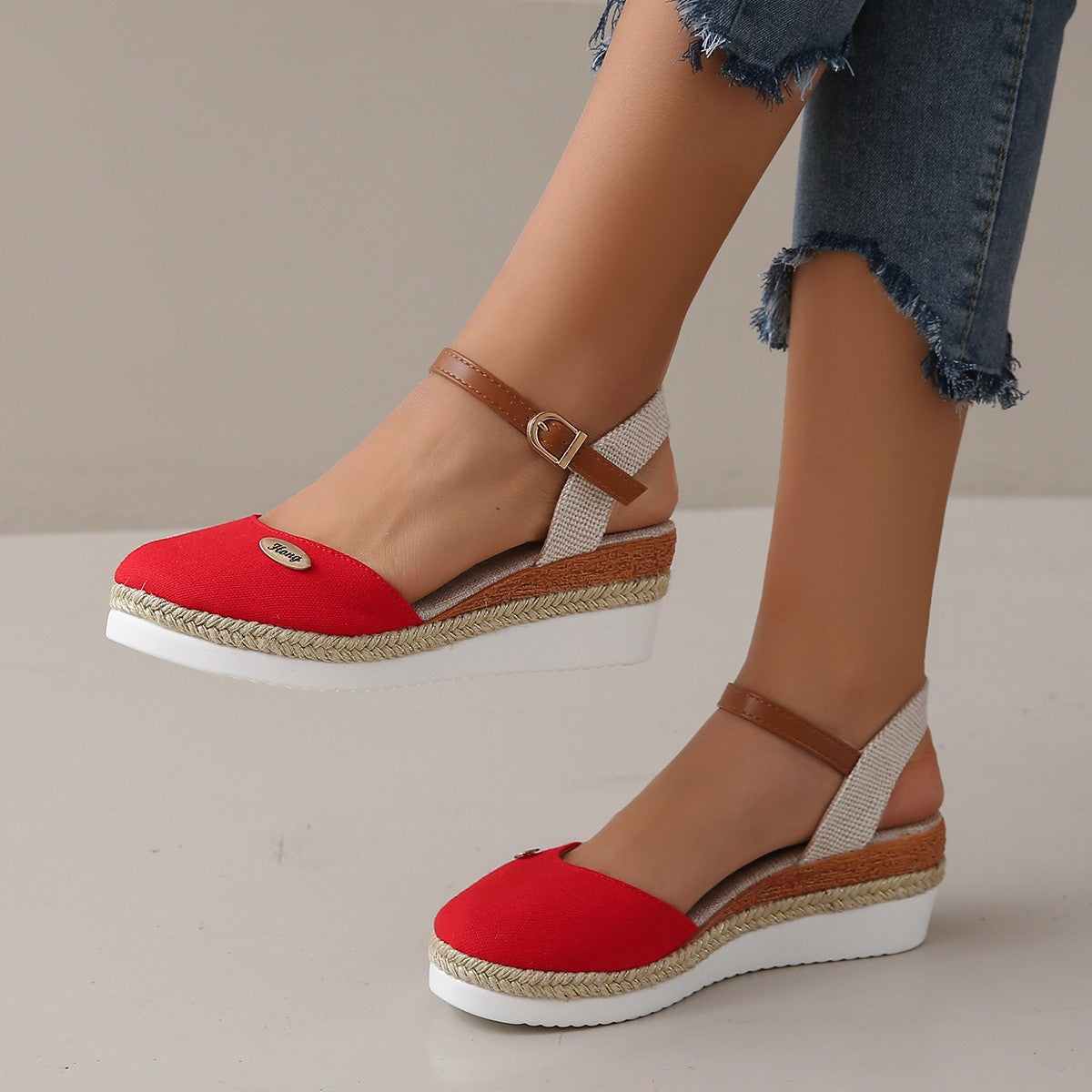 Damen Wedge-Sandalen mit geflochtenem Riemendesign und komfortablem Fußbett R&B