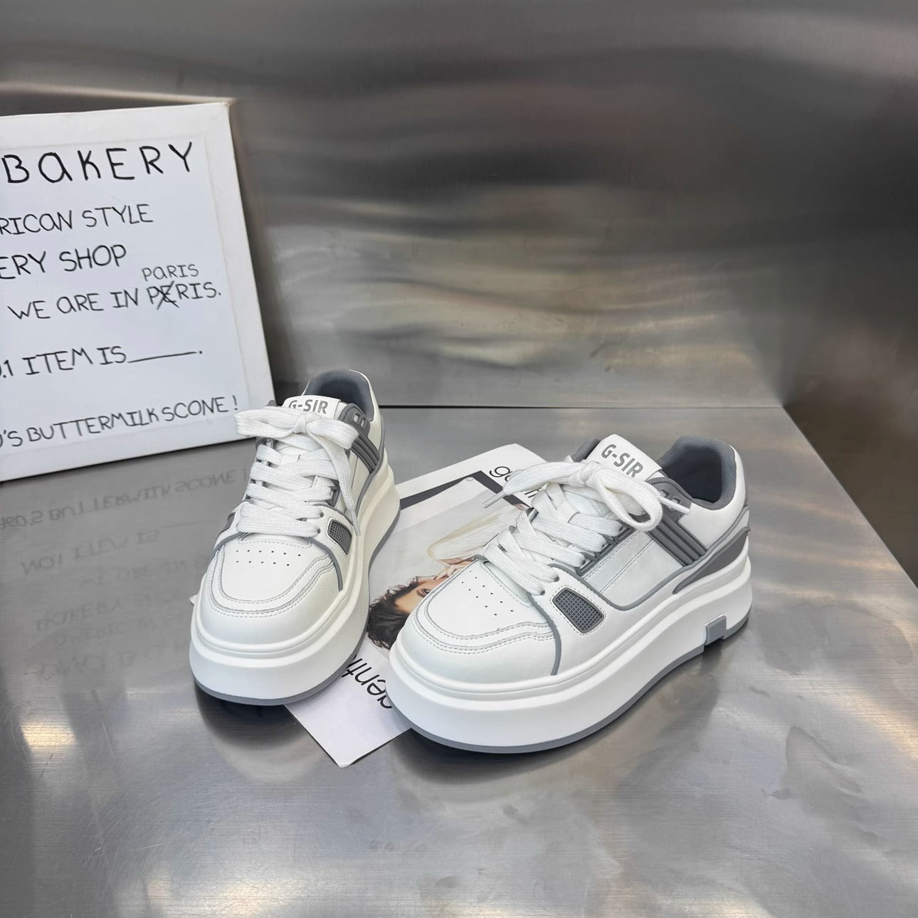Damen Sportliche Sneakers mit dämpfender Plateausohle und atmungsaktiven Einsätzen
