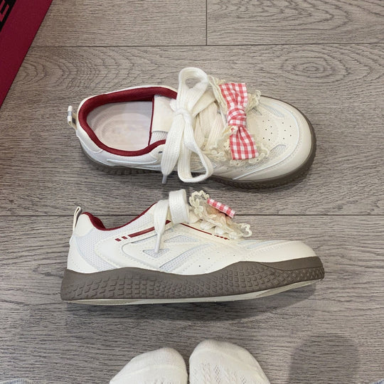 Damen Sneakers mit verspieltem Schleifen-Design von R&B