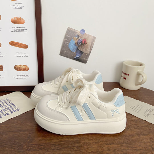 Damen Sportliche Plateau-Sneakers mit verspielten Applikationen R&B
