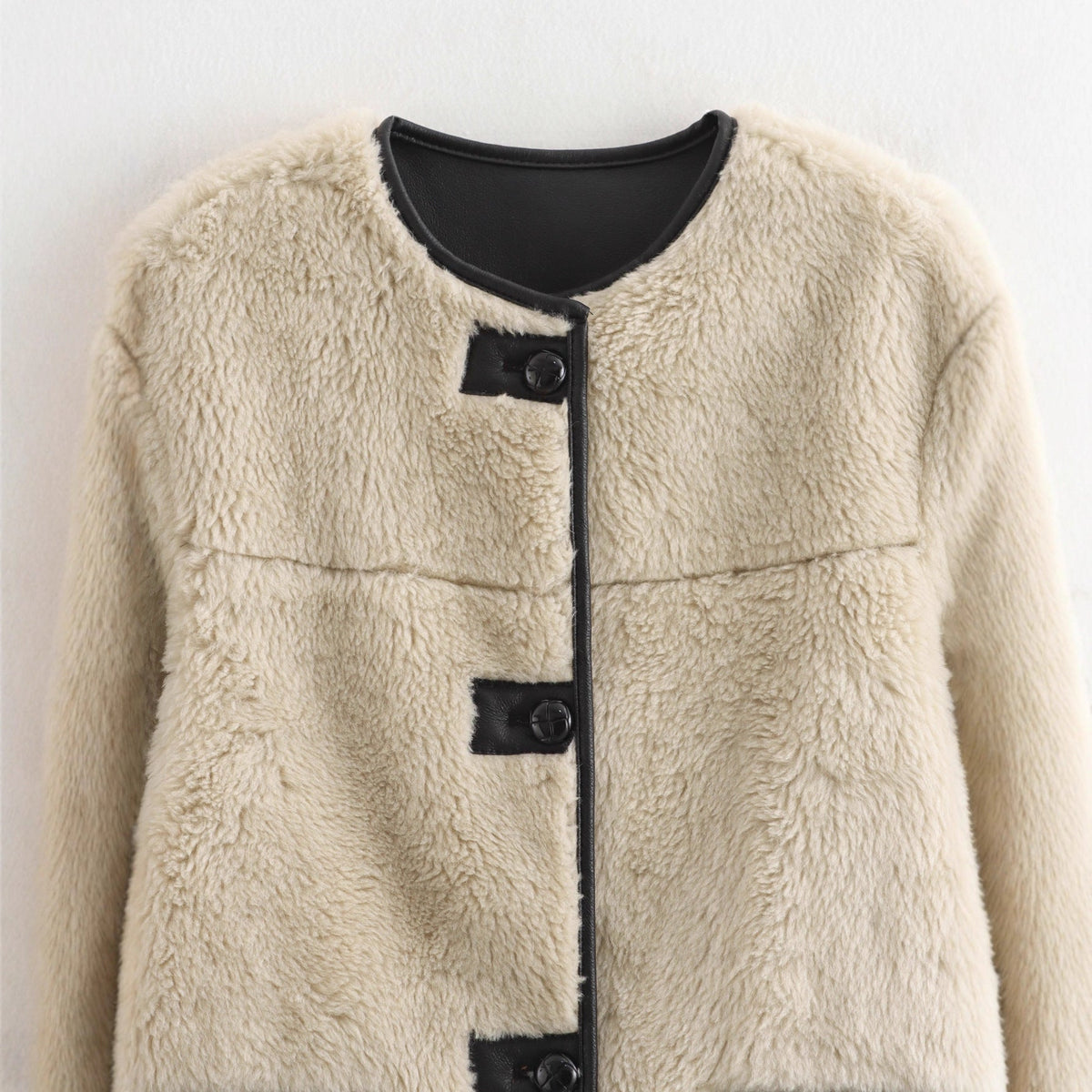 Damen Kuscheljacke mit hochwertigem Kunstfell und praktischen Taschen R&B