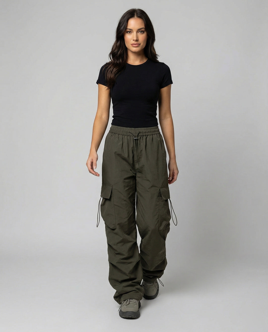 Utilitaristische Cargohose mit hoher Taille großen Klapptaschen und verstellbarem Saum R&B