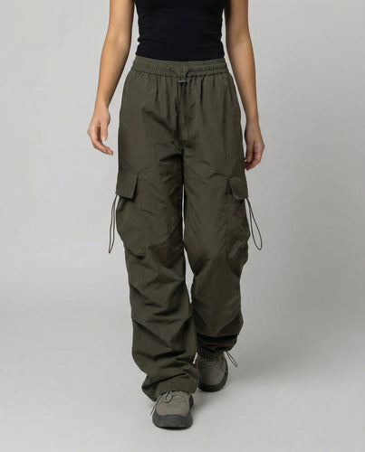 Utilitaristische Cargohose mit hoher Taille großen Klapptaschen und verstellbarem Saum R&B