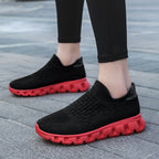 Damen Bequeme Slip-On Sneakers mit atmungsaktivem Obermaterial und dämpfender Sohle