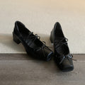 Damen Chunky Pumps mit verspieltem Schnürdetail und breitem Blockabsatz