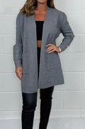 Damen Elegante Strickjacke mit Knopfdetails und Taschen R&B