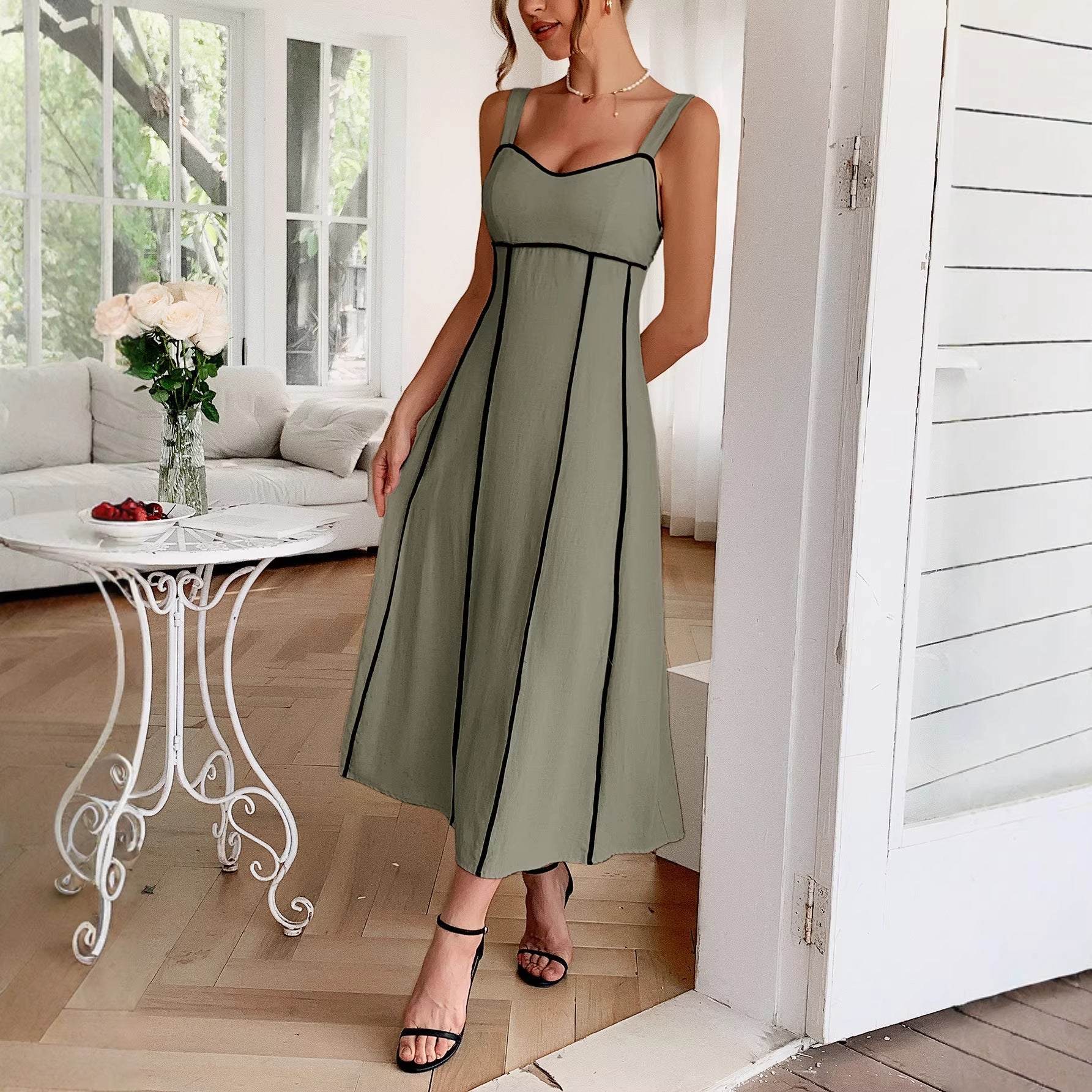 Damen Maxikleid mit dekorativen Kontrastnähten und konturiertem Schnitt R&B