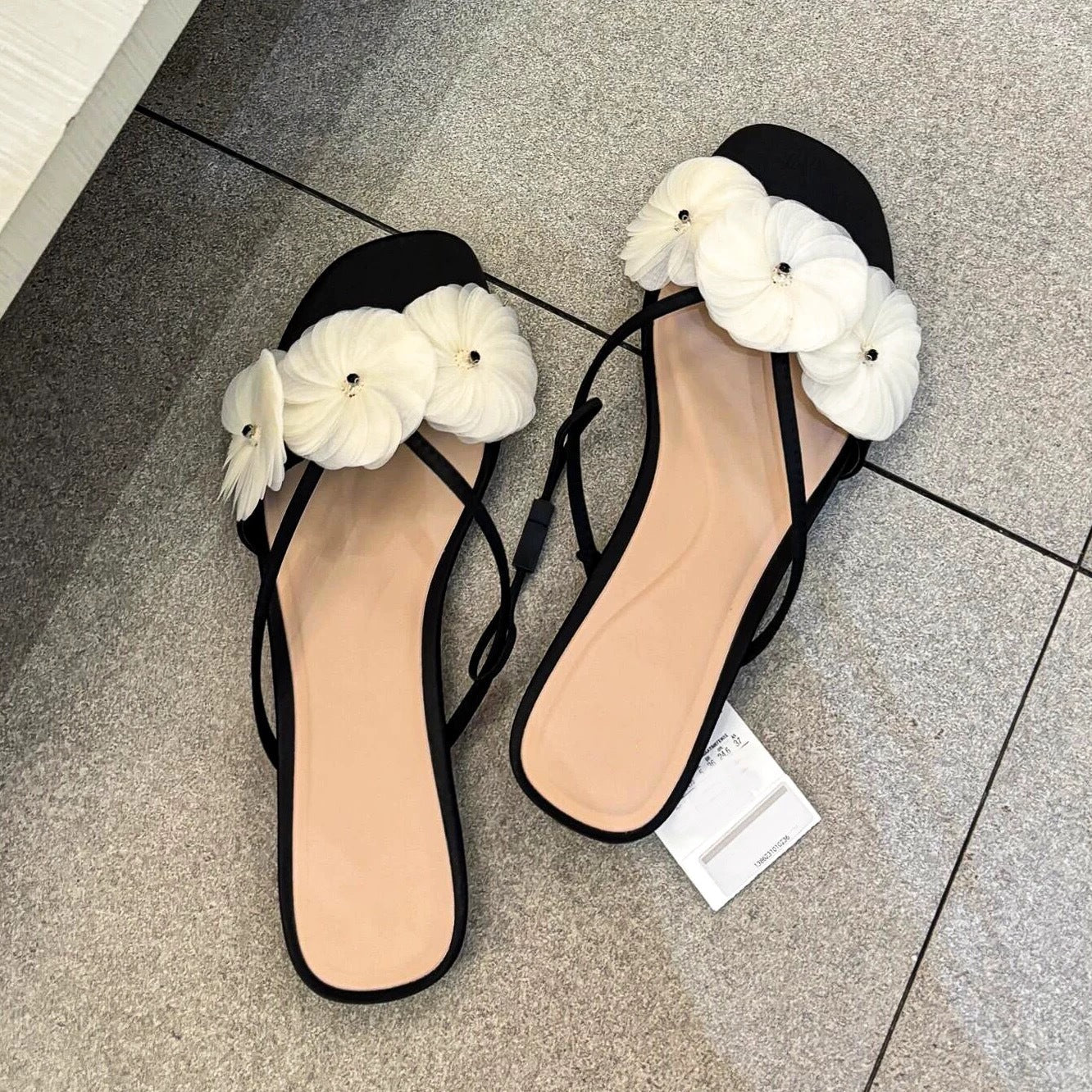 Damen Elegante Sandalen mit floralen Applikationen R&B