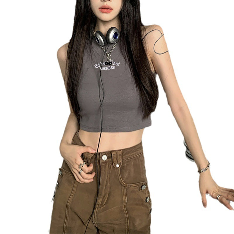 Damen-Crop-Top mit hohem Kragen und dezentem Schriftzug R&B