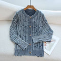 Damen Strickjacke mit tiefem V-Ausschnitt und handgearbeiteten Details