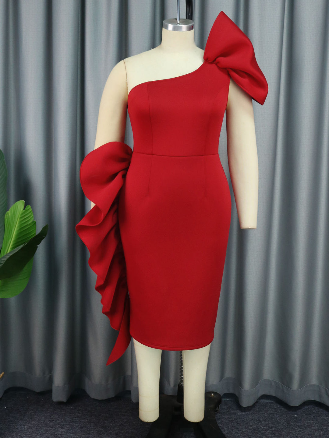 Damen figurbetontes Abendkleid mit asymmetrischem Design und voluminösem Schleifenakzent R&B