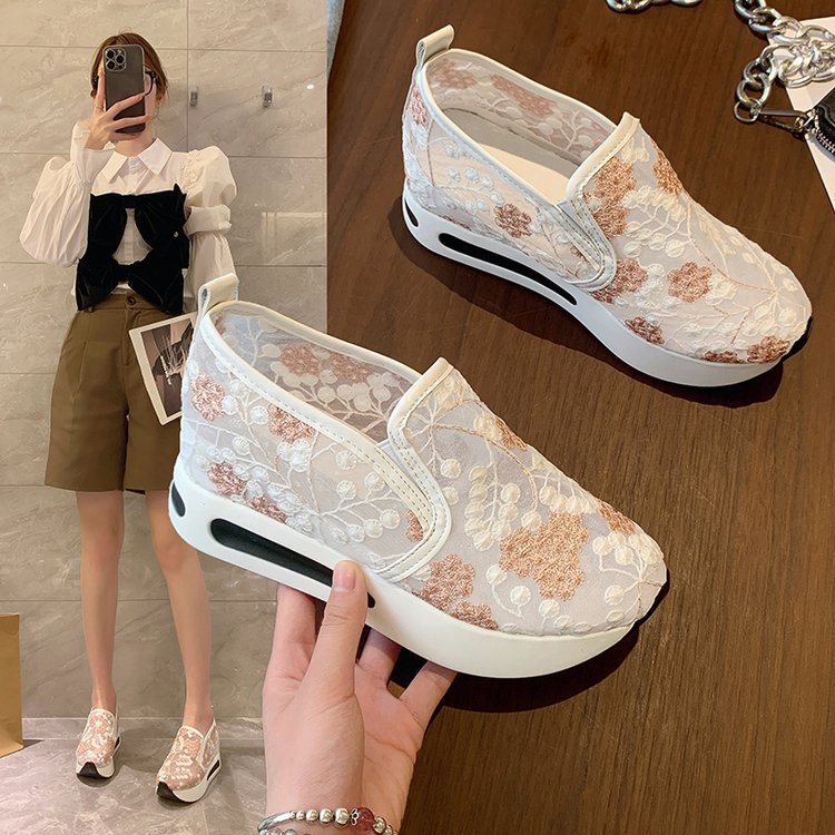Damen Slip-On Sneakers mit floraler Stickerei R&B