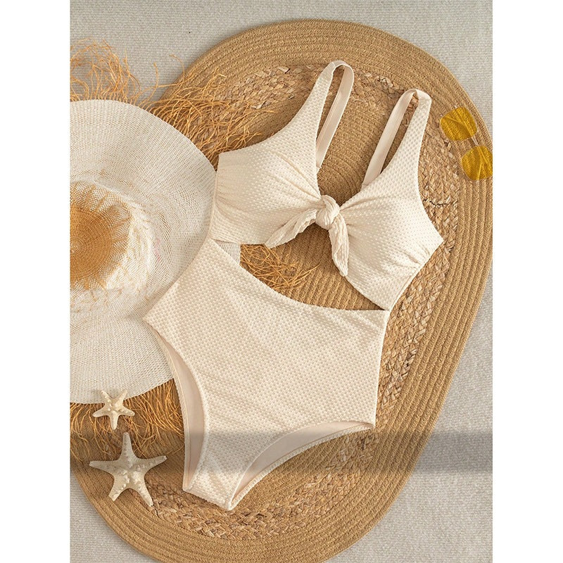 Damen Einteiler Badeanzug mit Cut-Out Design und raffiniertem Knoten