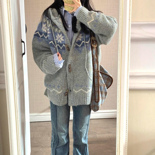 Damen kuschelige Strickjacke mit hohem Kragen und Ornamenten R&B