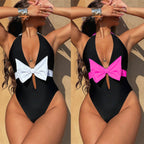 Damen Badeanzug mit raffiniertem Cut-Out und feminine Schleifenakzenten