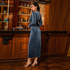 Damen Plissiertes Glamour-Maxikleid mit tiefem V-Ausschnitt und schmalem Gürtel R&B