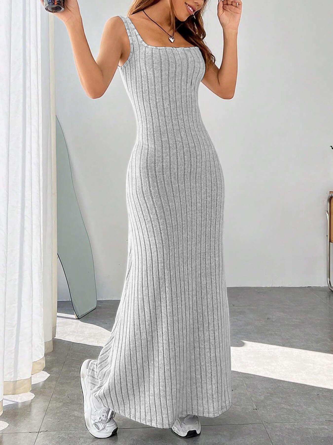 Damen Maxikleid mit figurbetonendem Schnitt und raffinierten Rippstrukturen R&B