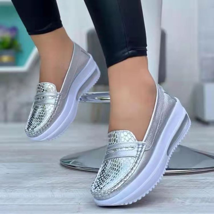 Damen Slip-On Mokassins mit strukturiertem Obermaterial und rutschfester Sohle R&B