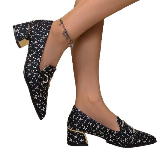 Damen elegante Pumps mit modischem Riemchen und glänzenden Akzenten R&B