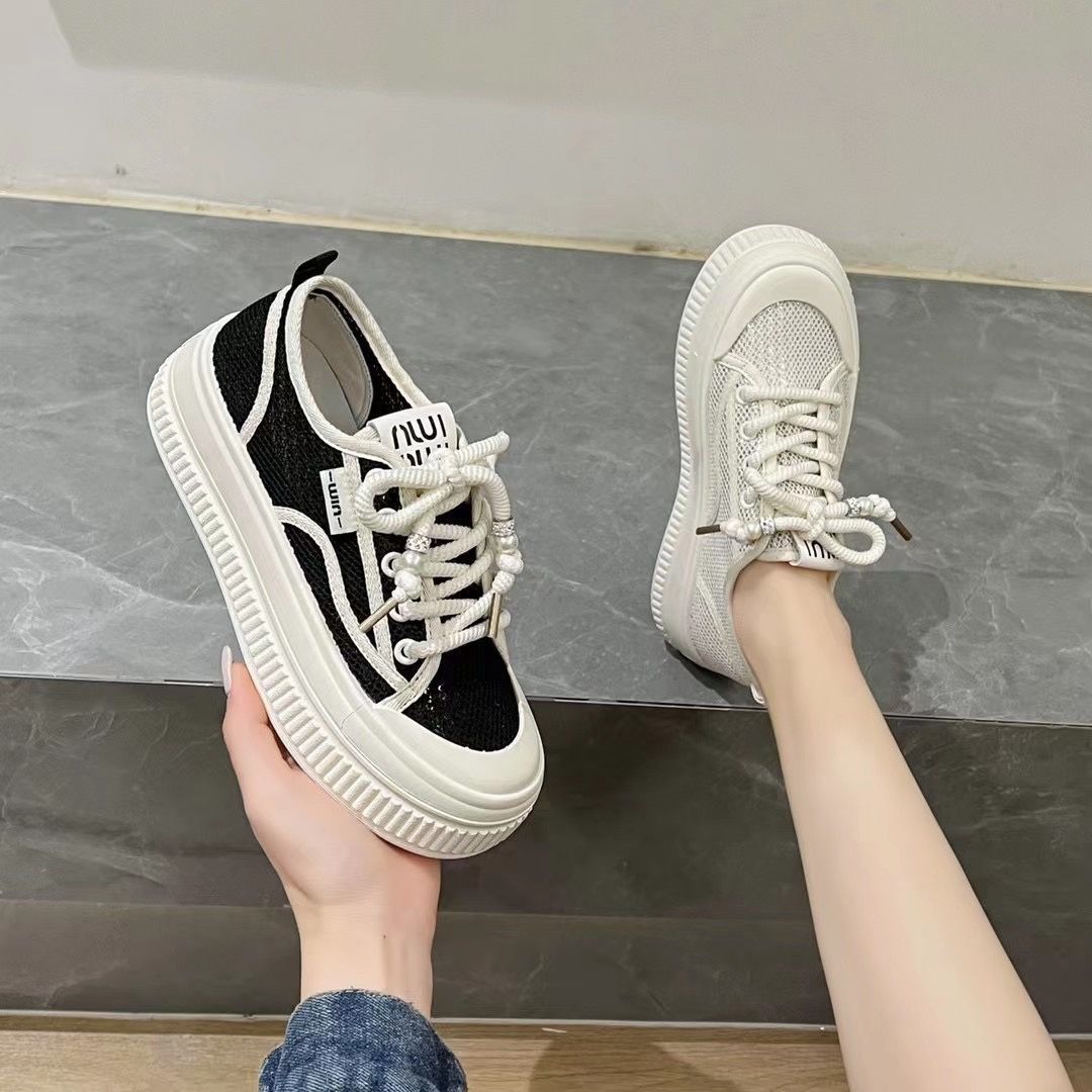 Damen Sneaker mit modischer Plateausohle und dekorativem Schnürsystem