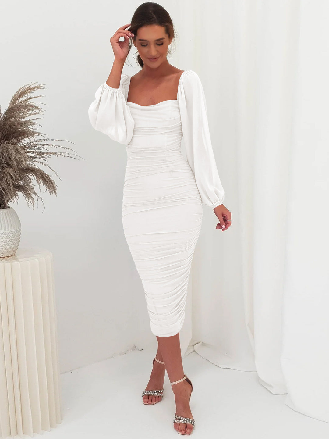 Damen Figuroptimiertes Kleid mit Puffärmeln und Raffungen R&B