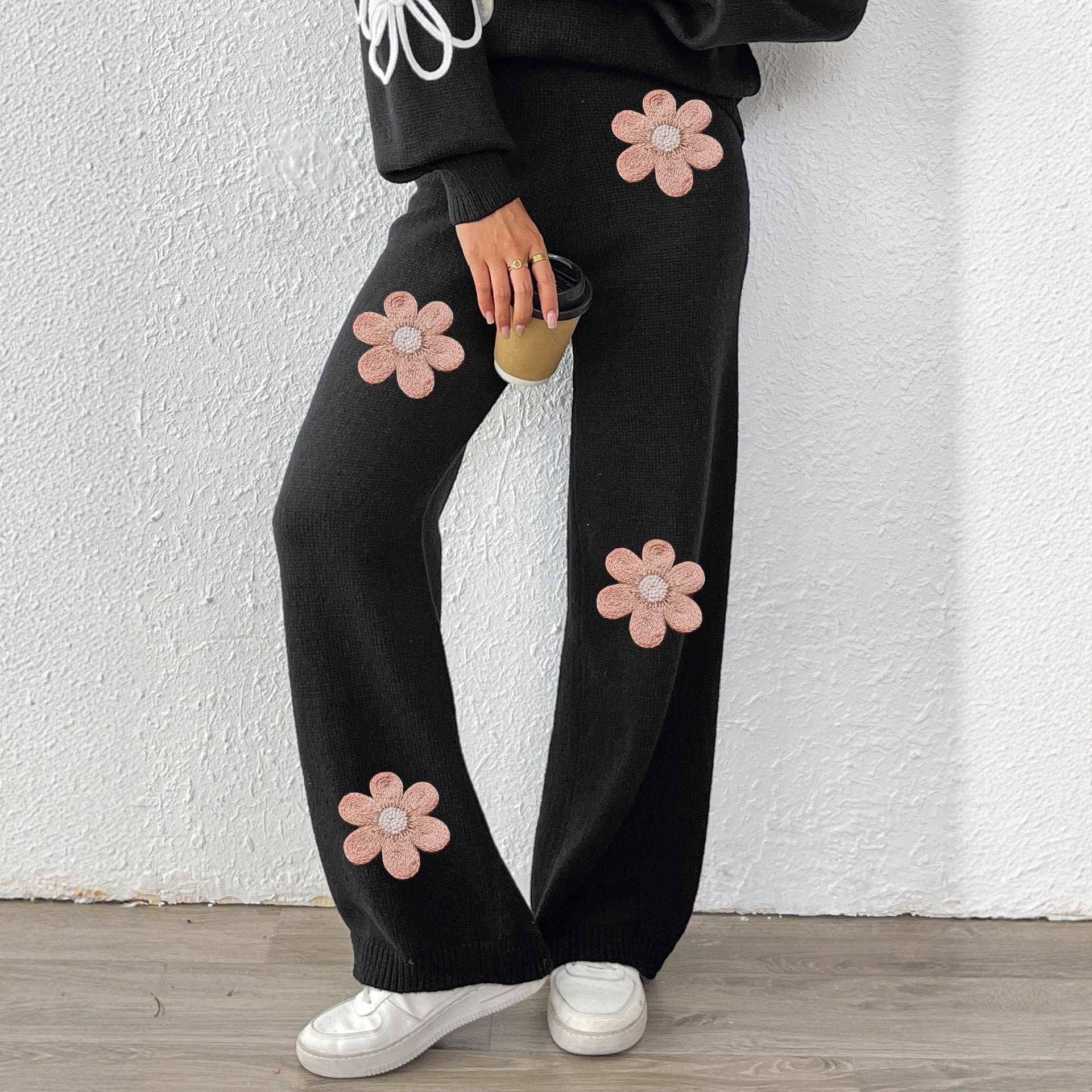 Damen lockere Strickhose mit floralen Applikationen R&B