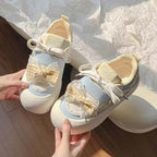 Damen Sportliche Sneaker mit einzigartigen Dekorationselementen R&B