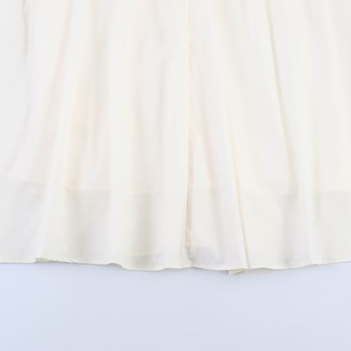 Damen Midi-Kleid mit elegantem Schnitt und fließendem Rock R&B