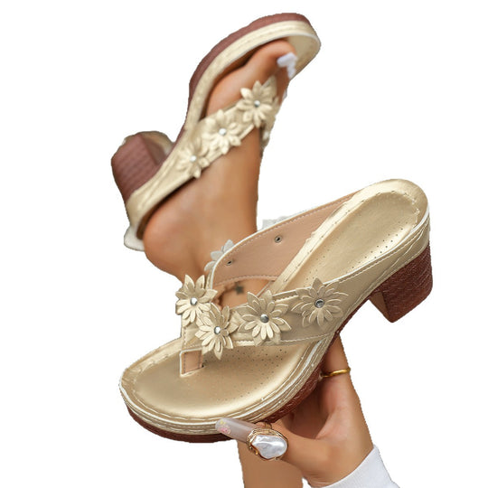 Damen Wedge-Sandaletten mit floralen Applikationen und rutschfester Sohle R&B
