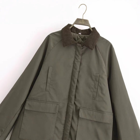 Damen Übergangsjacke mit hohem Kragen und praktischen Taschen R&B