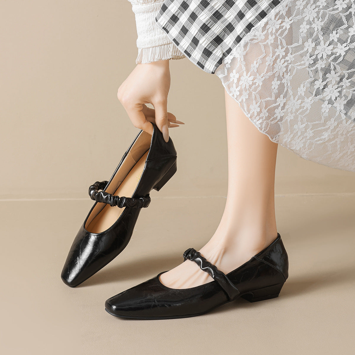 Damen elegante Ballerinas mit modischem Riemen und bequemem Absatz