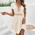 Damen Kleid mit raffinierten Rüschendetails und V-Ausschnitt R&B