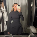 Damen Figurumspielendes Minikleid mit langen Ärmeln und praktischen Taschen R&B