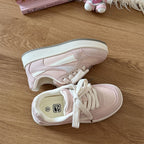Damen Komfortable Sneakers mit atmungsaktiver Mesh-Decksohle und modischen Akzenten