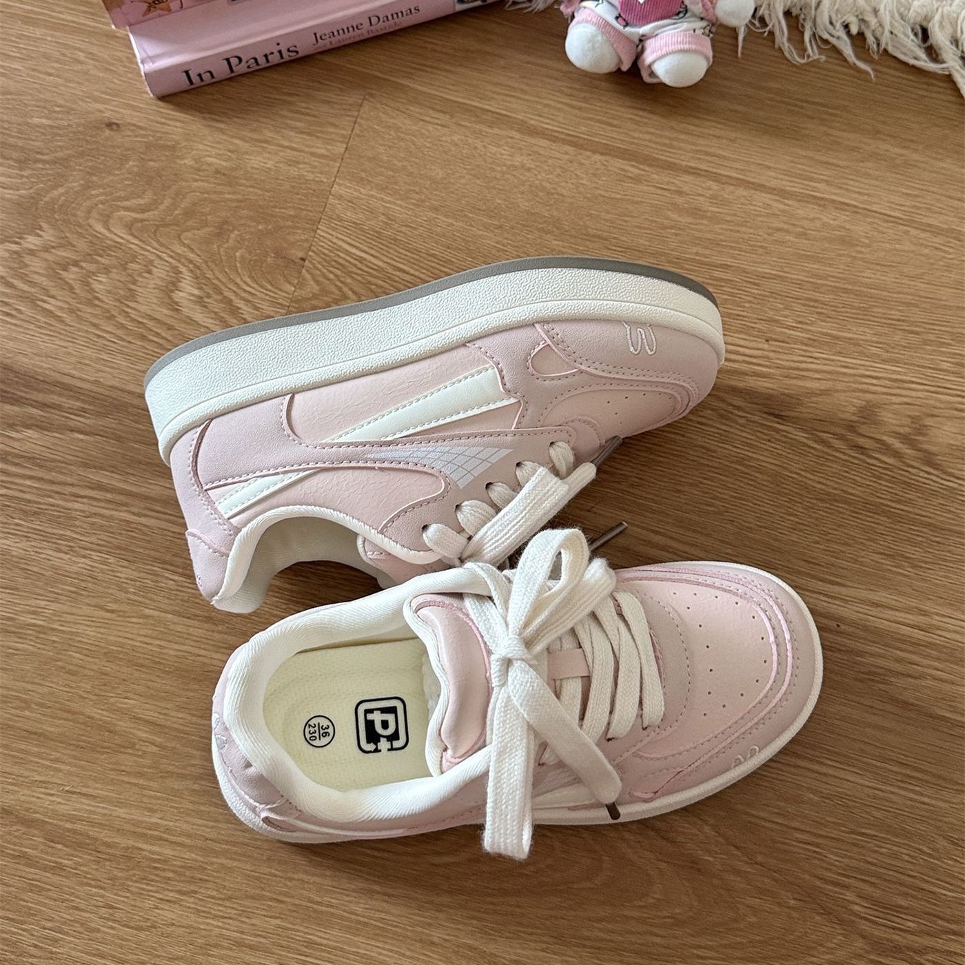 Damen Komfortable Sneakers mit atmungsaktiver Mesh-Decksohle und modischen Akzenten
