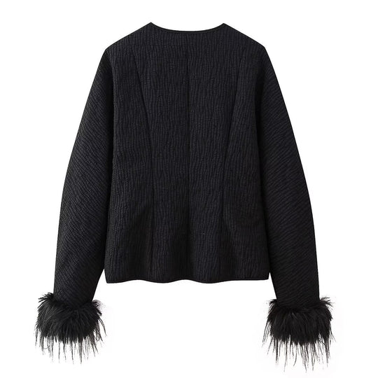 Damen modische Steppjacke mit raffiniertem Bindegürtel und eleganten Fuchsfell-Ärmeln R&B