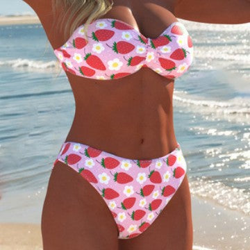 Damen Bandeau-Bikini mit hochgeschnittenen Pants und buntem Bedruck R&B