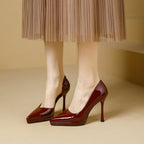 Damen elegante Stiletto-Pumps mit seitlichem Cut-Out und glänzender Oberfläche