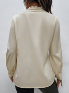 Damen Elegante Bluse mit Spitzenbesatz und Knopfdetails