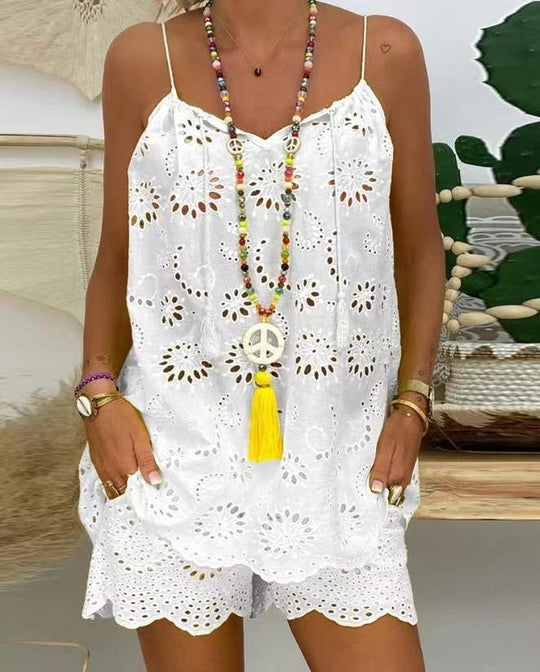 Damen luftiges Sommeroberteil mit Spitze und passenden Shorts R&B
