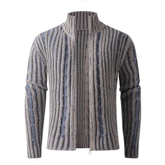 Herren Strickjacke mit Hochkragen und anspruchsvollem Zopfmuster R&B